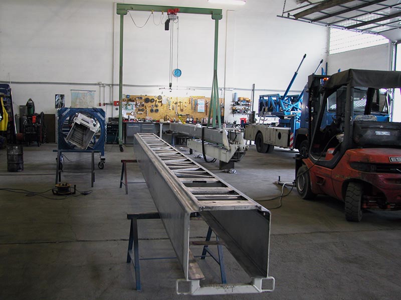 Werkstatt Kranmast Reparatur