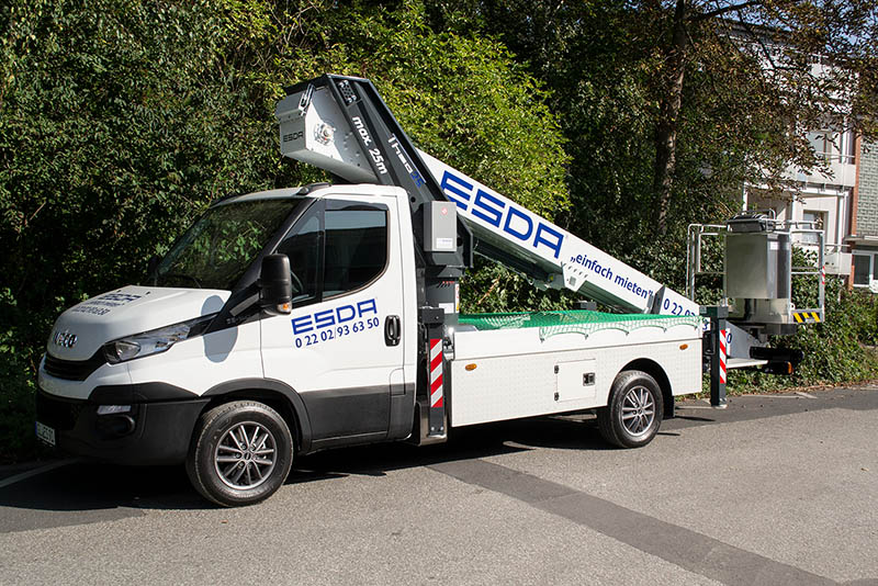 Lkw-Teleskop-Arbeitsbühne  Theo 25